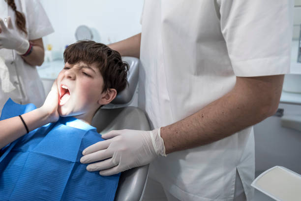 Best Emergency Tooth Extraction in Sheldon, IL